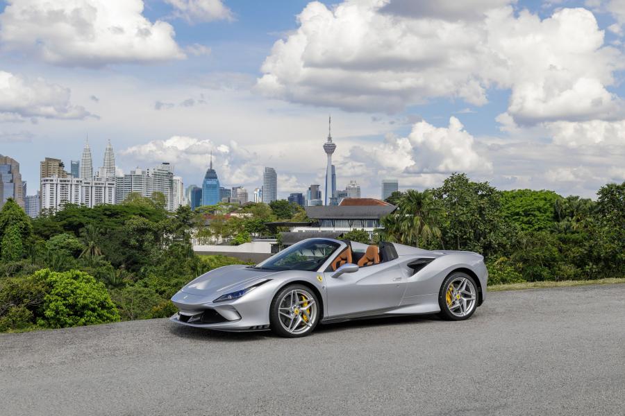  Ferrari F8 Spider 2020 года  (фото 1 из 13)